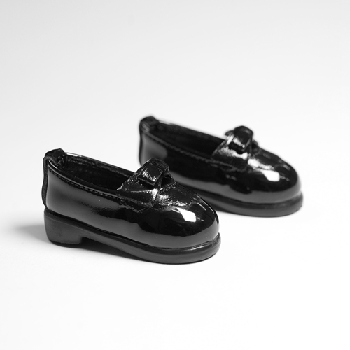 Glossy Ribbon Shoes (Black)